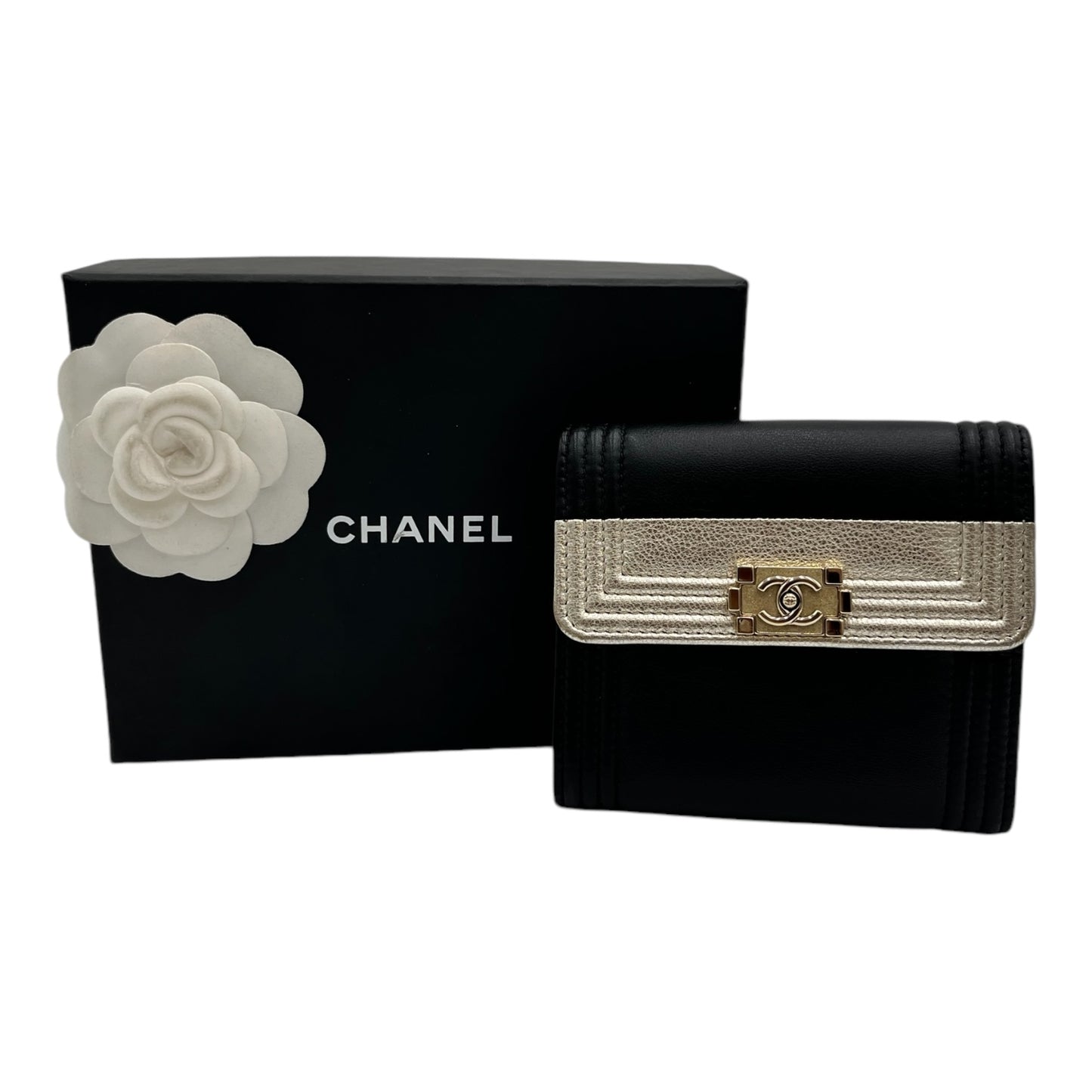 CHANEL BOY SHORT WALLET BLACK GOLD