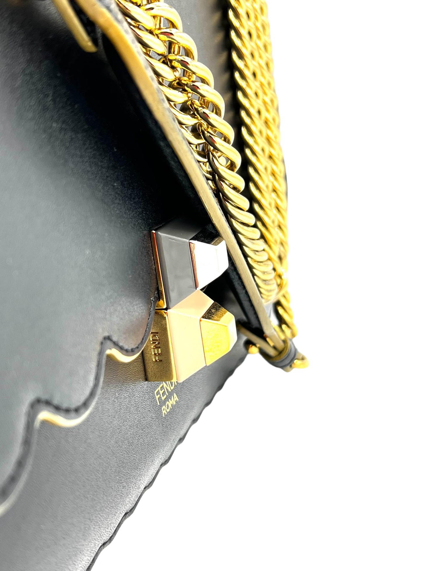 FENDI-KAN LEATHER SHOULDERBAG