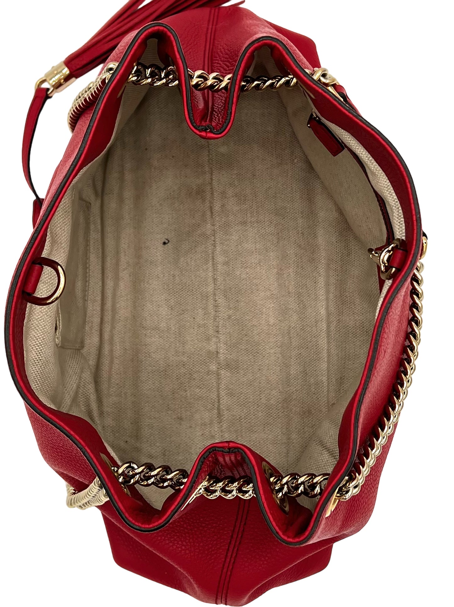 BOLSO DE HOMBRO MEDIANO SOHO CON CADENA GUCCI DE BECERRO PEBBLED ROJO TABASCO