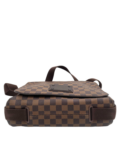 LOUIS VUITTON DAMIER EBENE BROOKLYN MESSENGER BAG