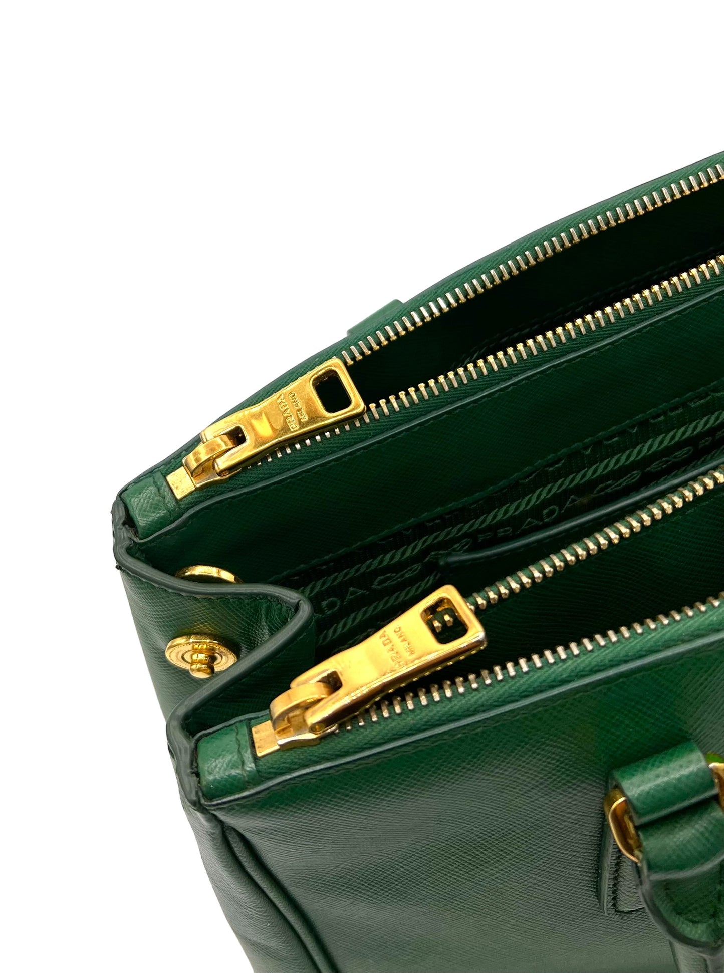 TOTE GALLERIA MEDIANO DE PIEL SAFFIANO LUX VERDE PRADA PRADA