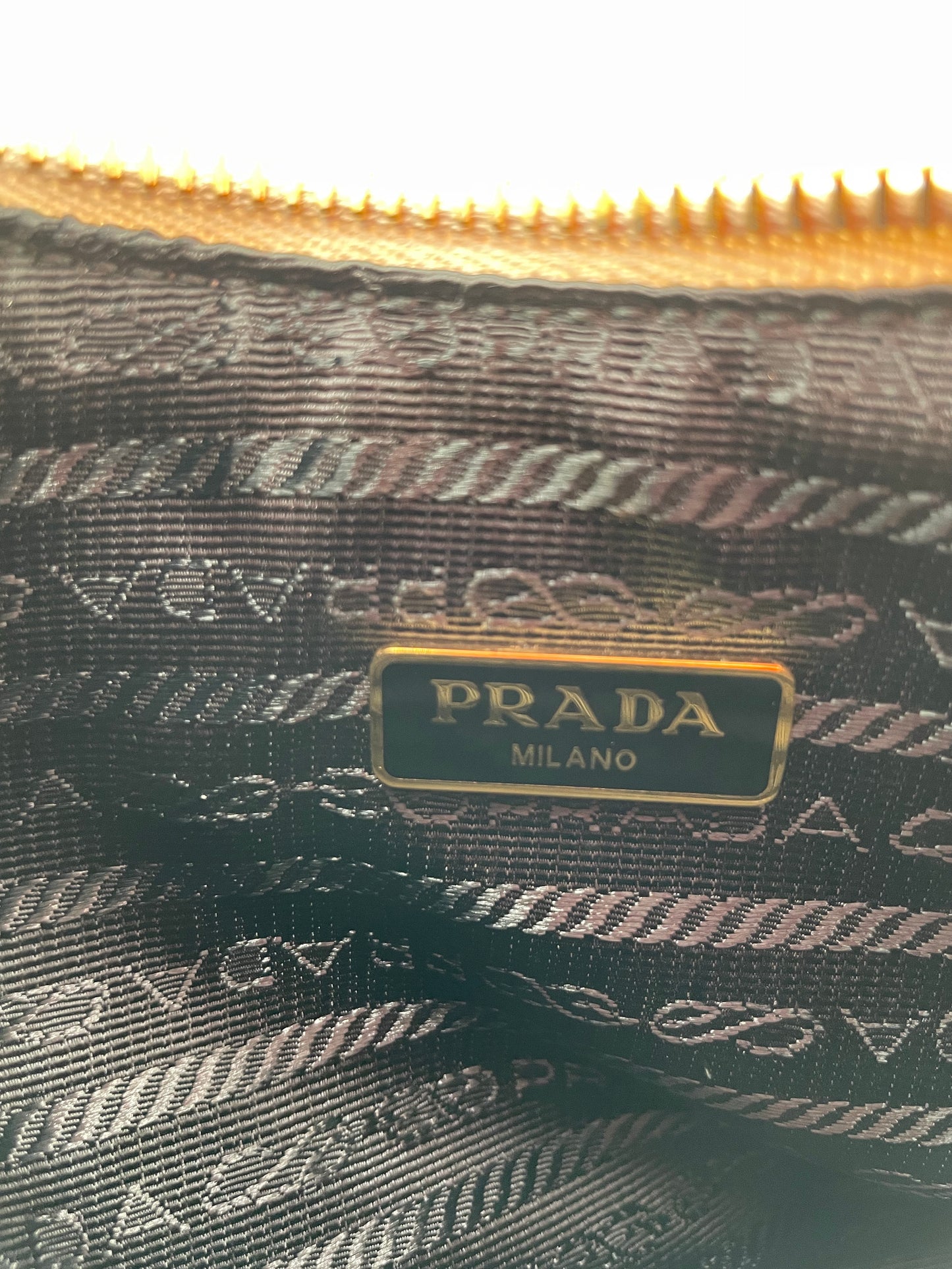 PRADA RE-EDITION OFF WHITE