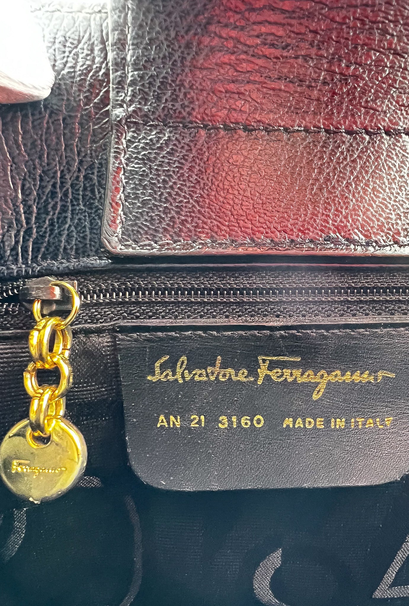 SALVATORE FERRAGAMO BOLSO BUCKET GANCINI DE HOMBRO