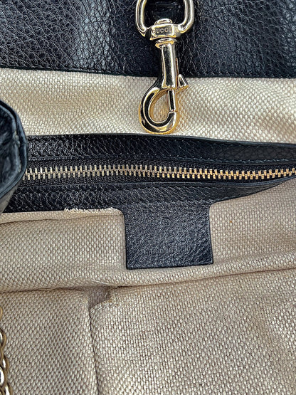 BOLSO TOTE SOHO DE PIEL NEGRO CON BORLA Y FLECOS GUCCI1