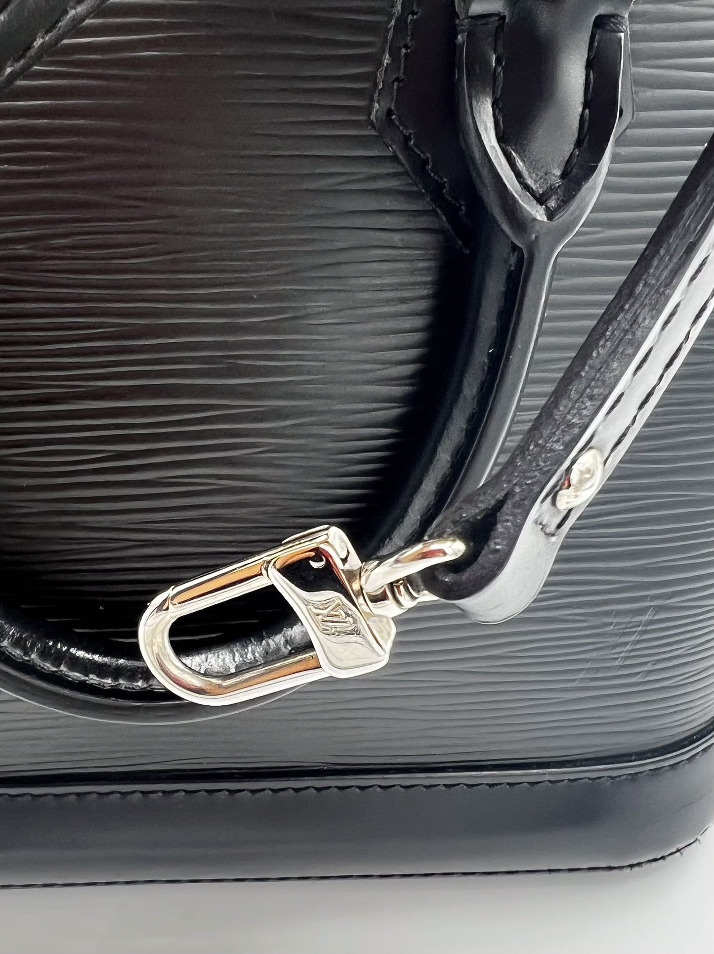 LOUIS VUITTON ALMA BB EPI LEATHER BLACK