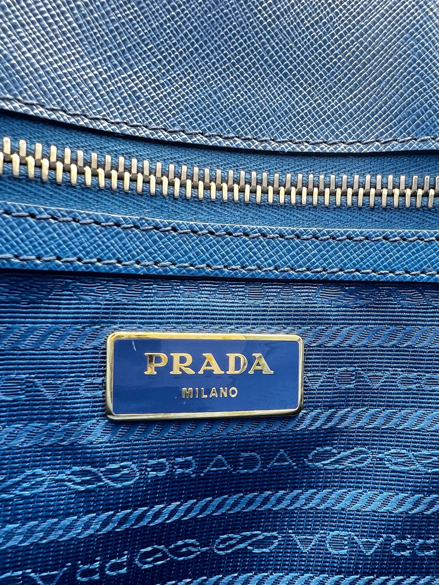 BOLSO PRADA DE PIEL SAFFIANO LUX AZUL